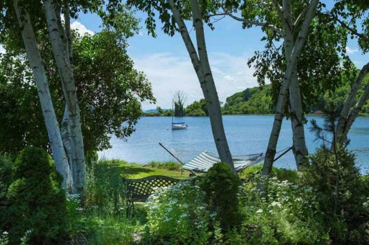 Hudson Riverfront Home Catskill Exterior photo